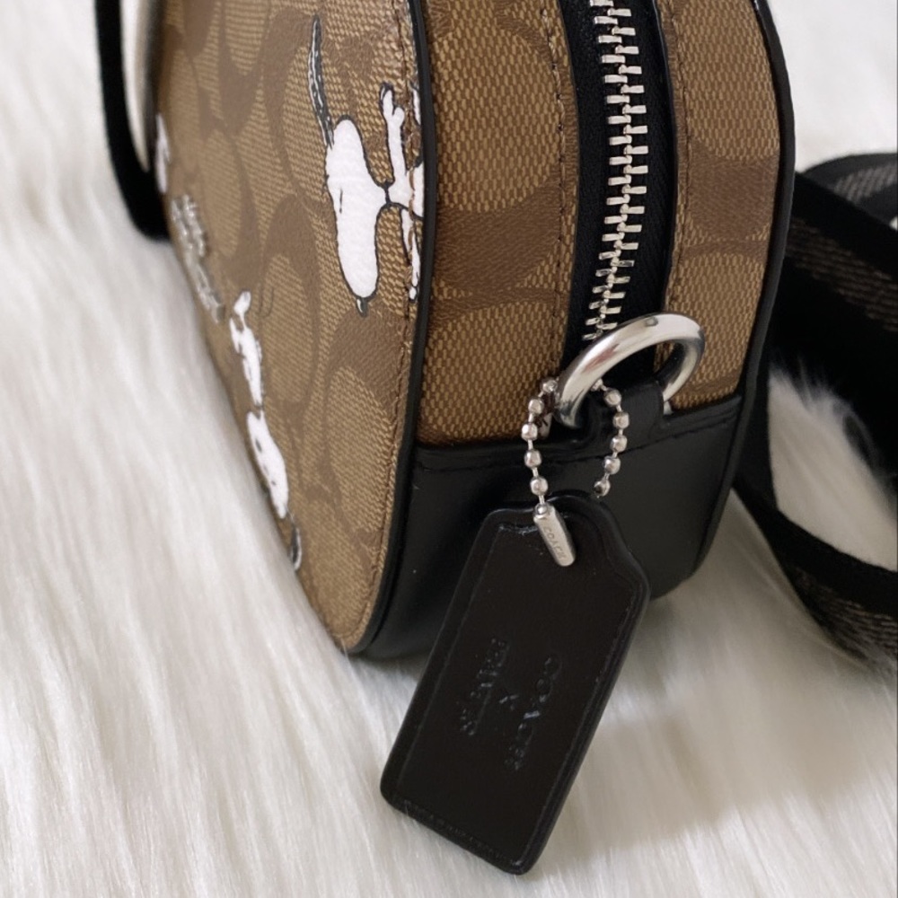 New💃Coach Coach X Peanuts Mini Serena Crossbody In Signature Canvas With Snoopy - Picture 3 of 11